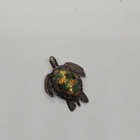 Kabana sterling silver turtle pendant with green and orange enamel shell - Picture 1 of 5